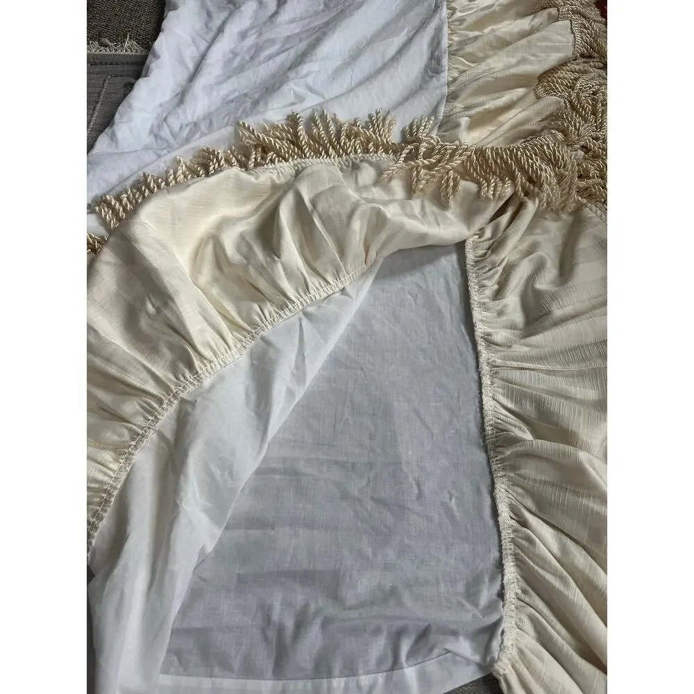 Vintage Bed Skirt fringed cream ivory full sz beautiful